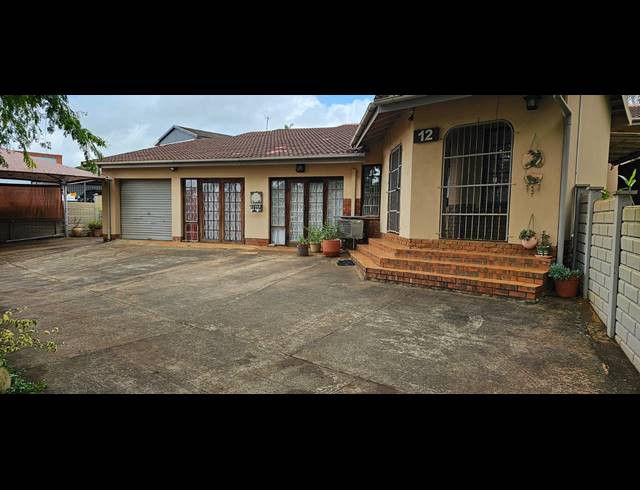 5 BEDROOM HOUSE FOR SALE IN NYALA PARK